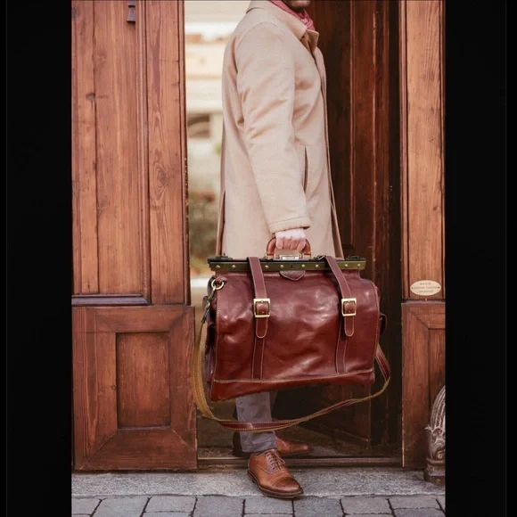 Vtg XL Leather Doctors Duffel Bag  🎩👑 - Picture 3 of 16